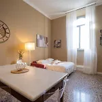 Lungarno Buozzi 7 *
