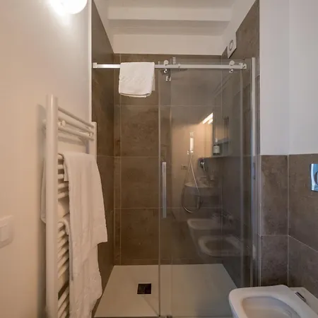 Lungarno Buozzi 7 Apartamento