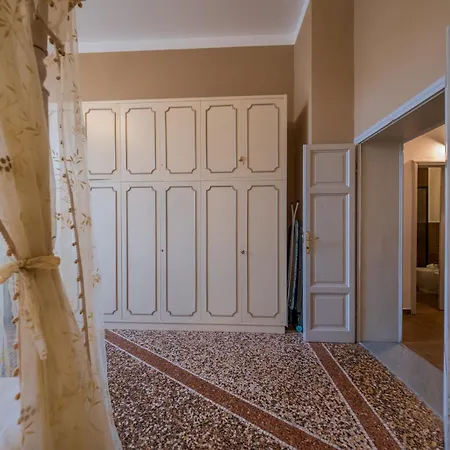 Lungarno Buozzi 7 Apartamento