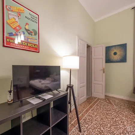 Lungarno Buozzi 7 Apartamento *