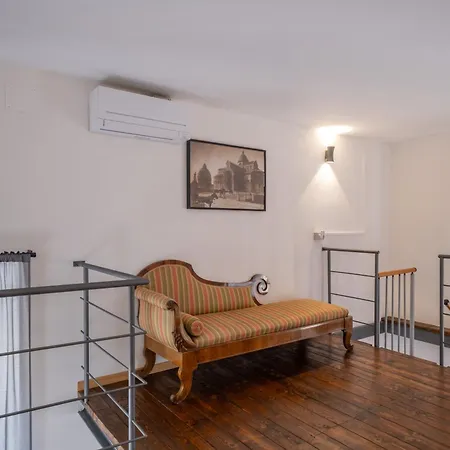 Lungarno Buozzi 7 * Pise