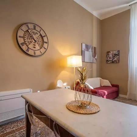 Lungarno Buozzi 7 Apartamento *