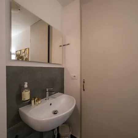 Lungarno Buozzi 7 Apartment