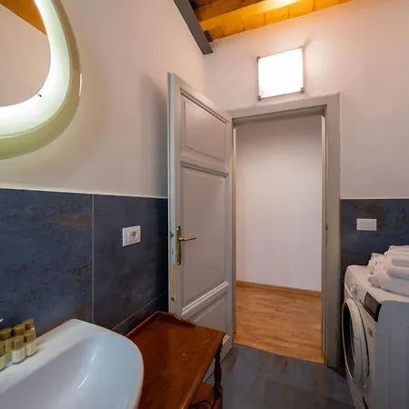 Apartment Lungarno Buozzi 7