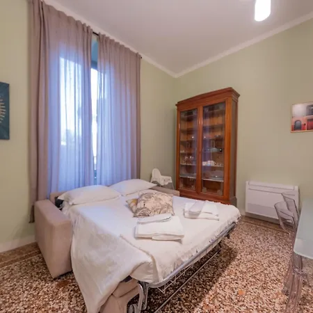 Lungarno Buozzi 7