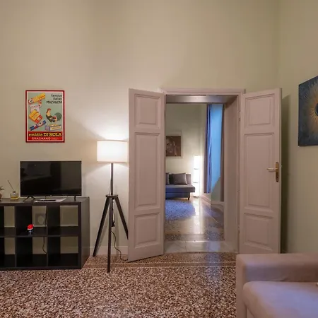 Lungarno Buozzi 7 Appartement *